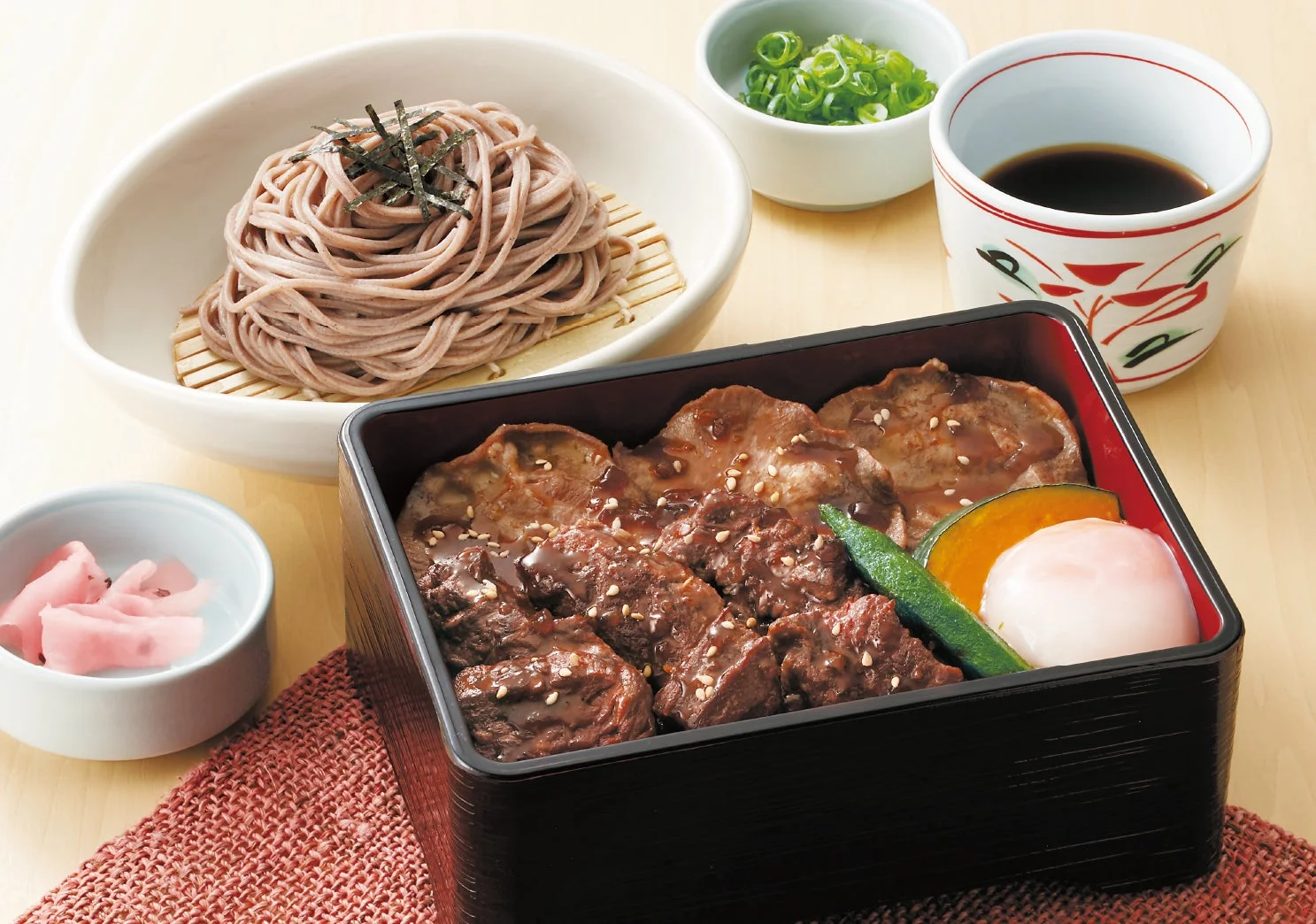 牛タンハラミ重御膳