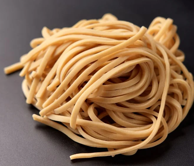 山盛りの生麺