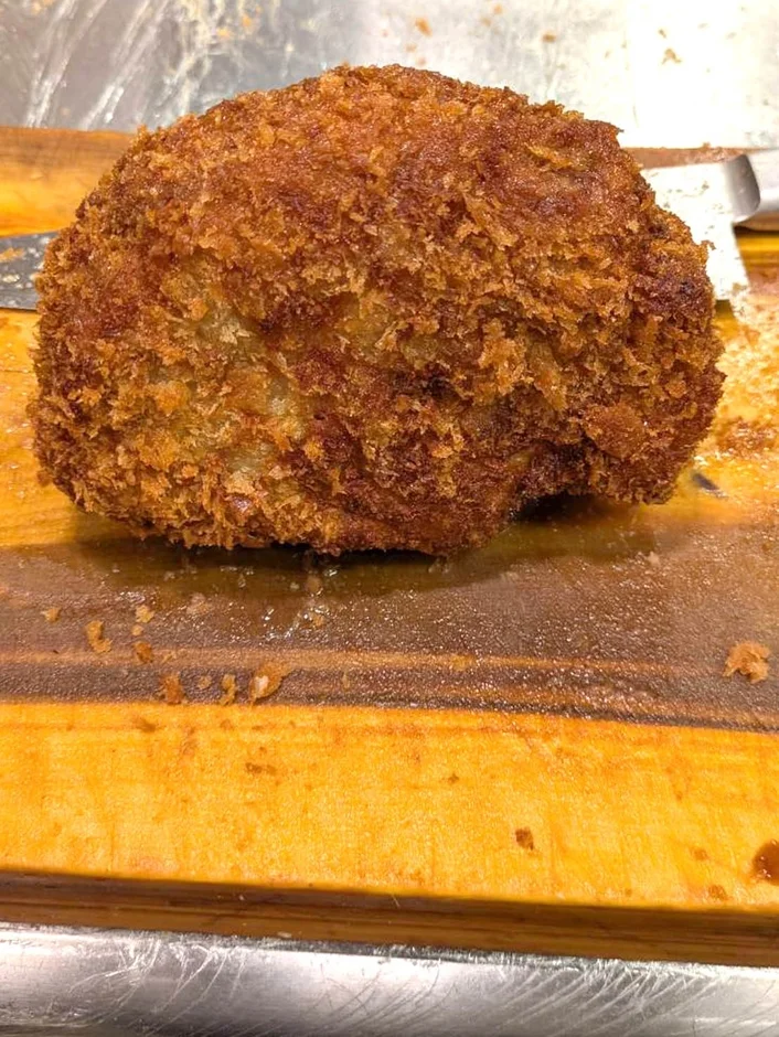 挽きたてパン粉で作られたコロッケ