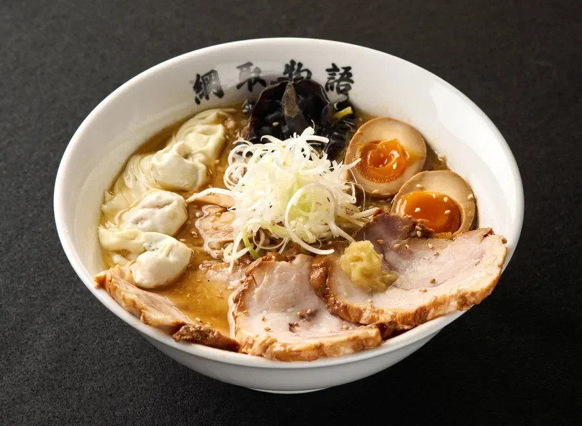 綱取味噌味玉チャーシューわんたん麺