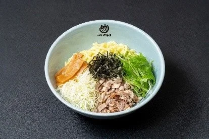 具材たっぷりのまぜそば/油そば