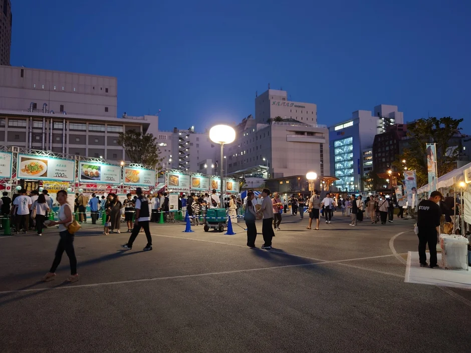 夜のイベント風景