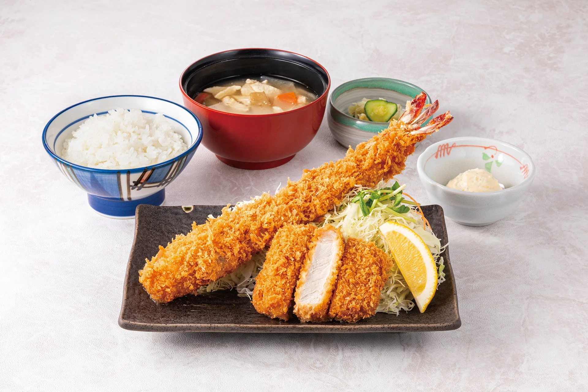 特大ジャンボ海老フライととんかつの定食
