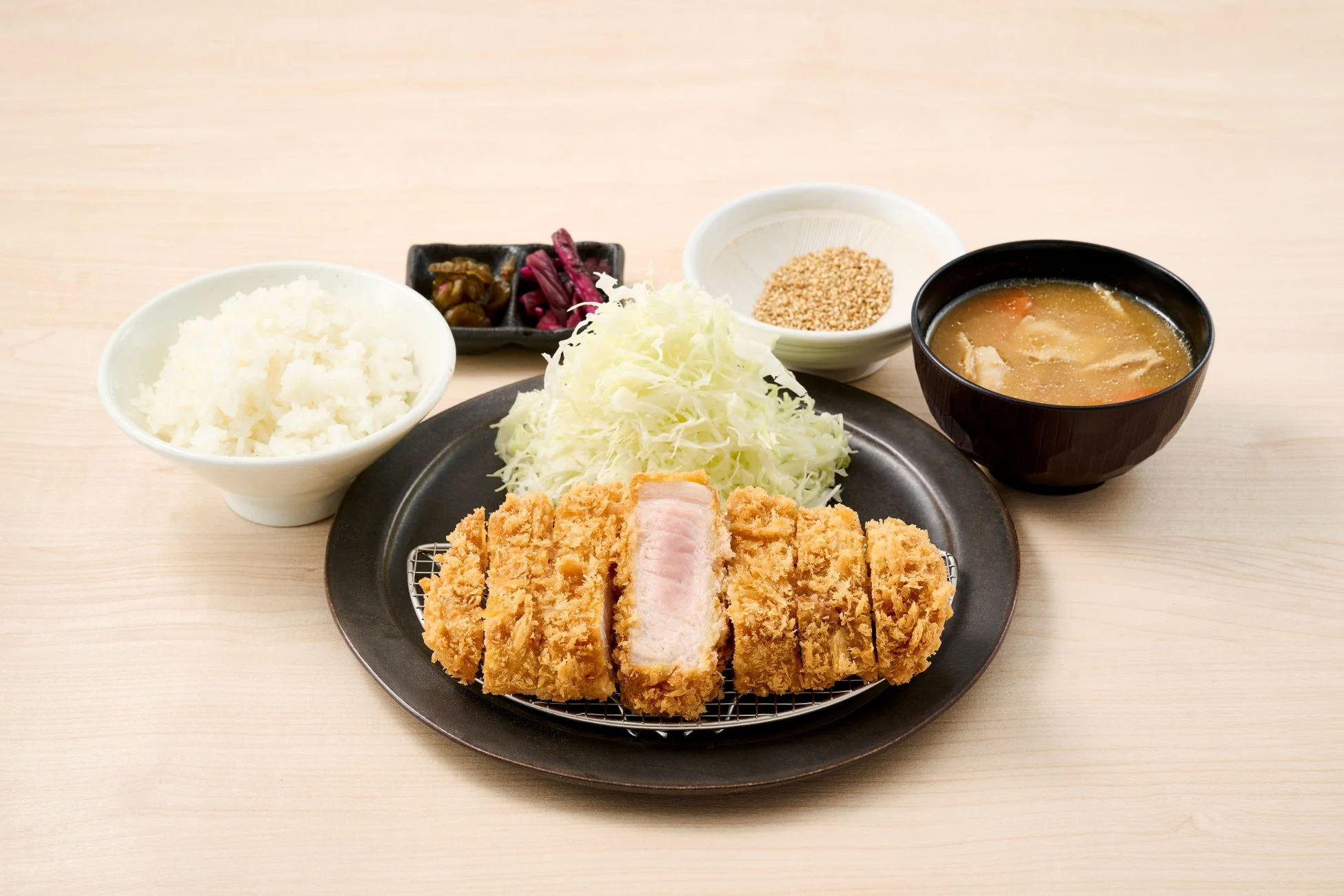 厚切りロースカツ定食