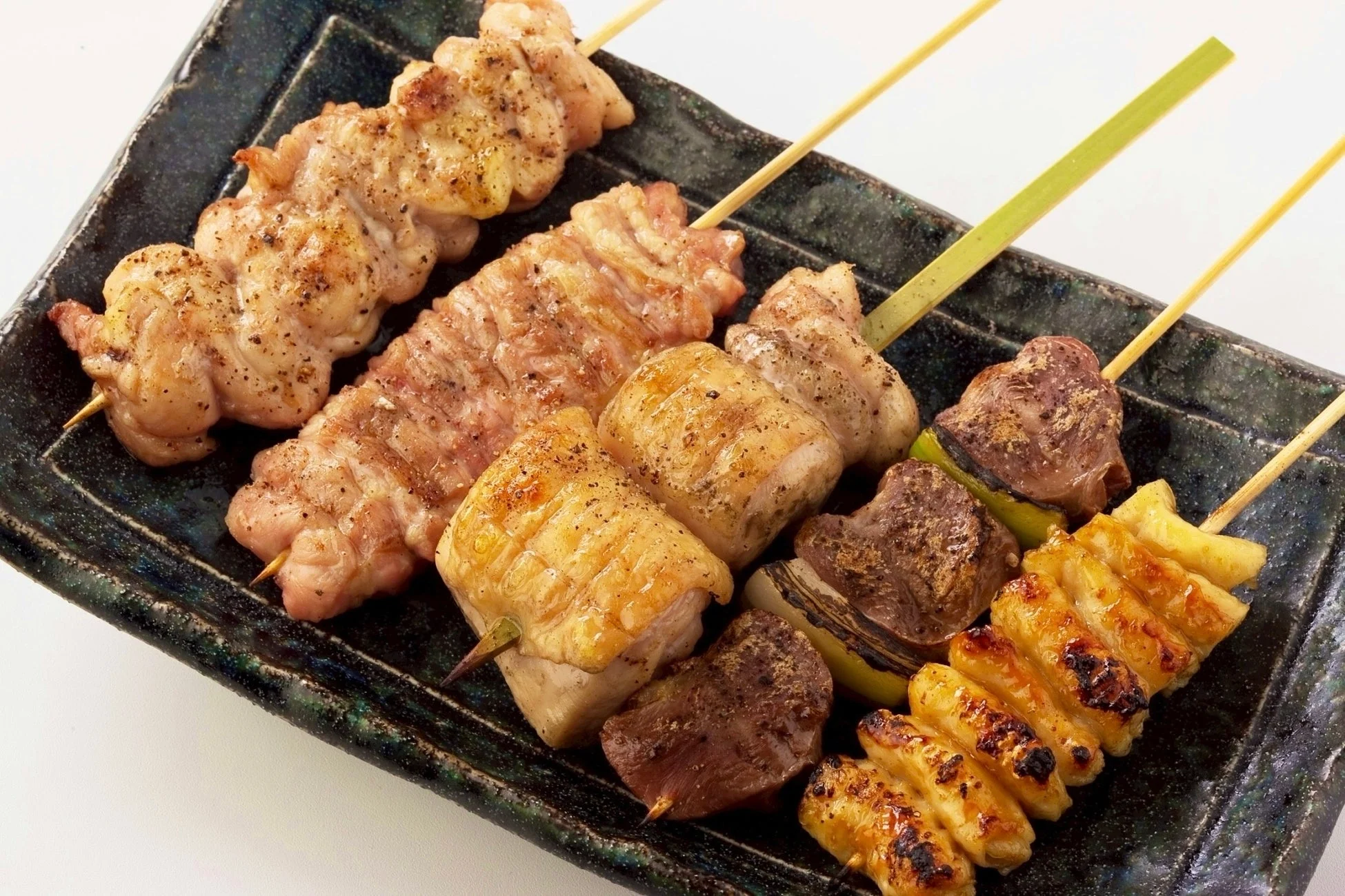 様々な種類の焼き鳥串