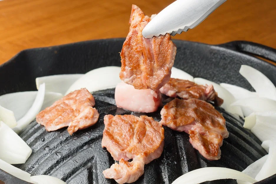 ジンギスカンを焼いている様子