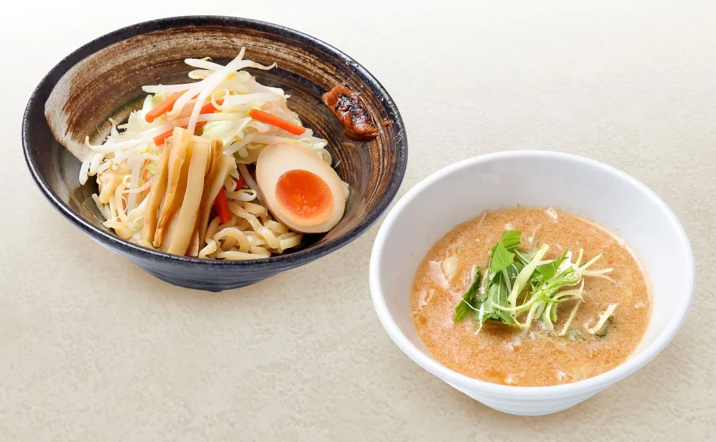 つけ麺の麺と具材