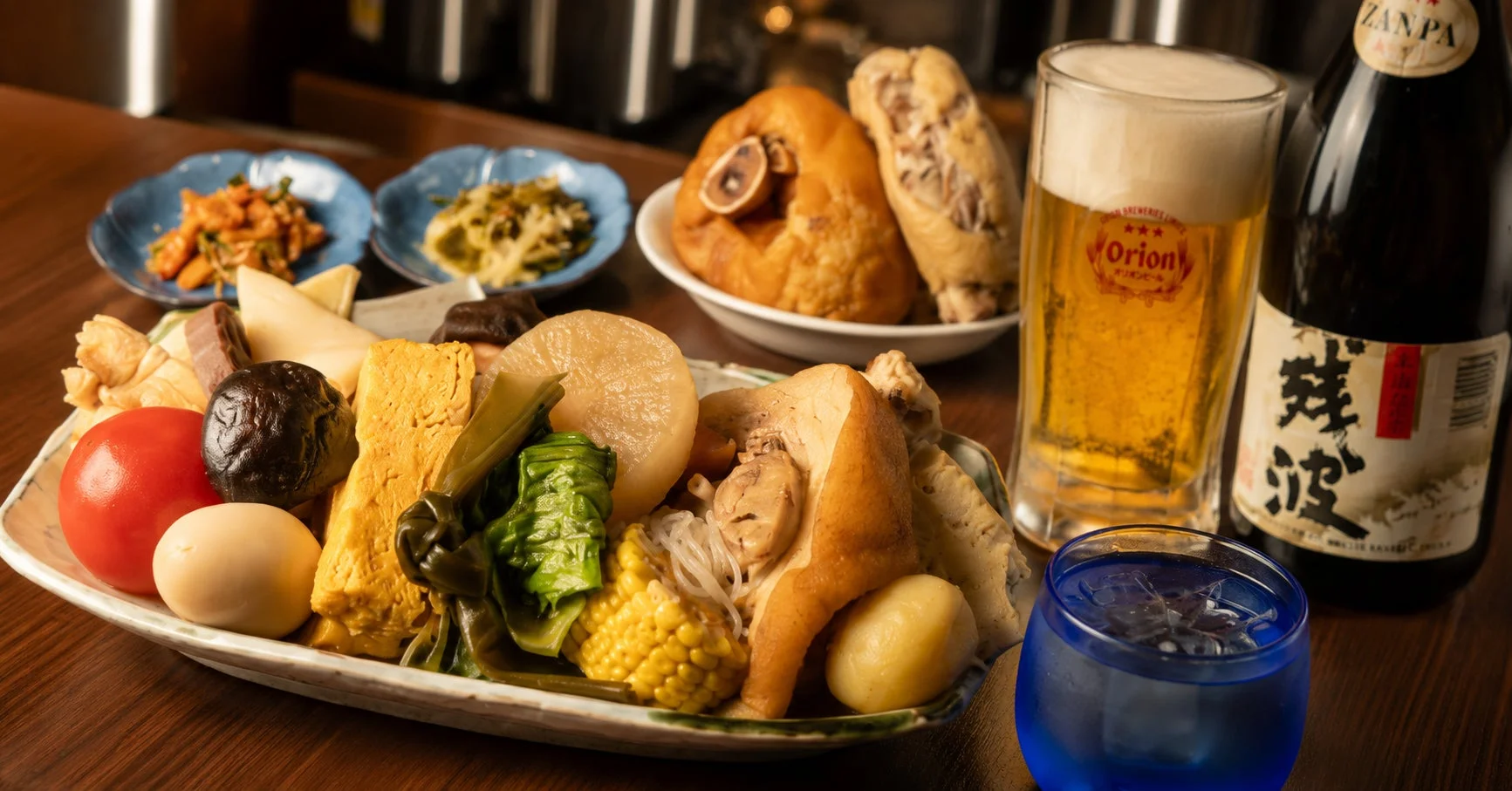 おでんとビール、泡盛の食卓