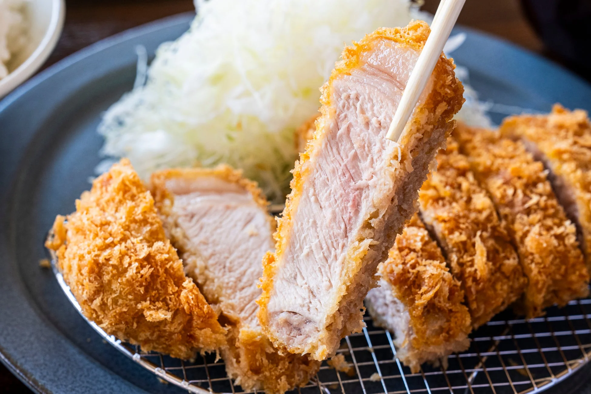 厚切りとんかつ