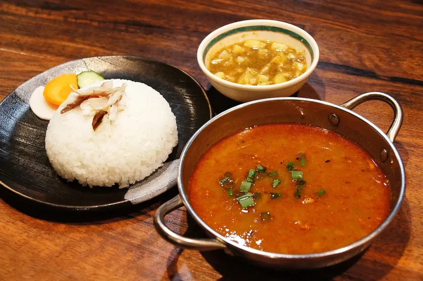 マッチャ・コ・ジョール（魚のスープカレー）