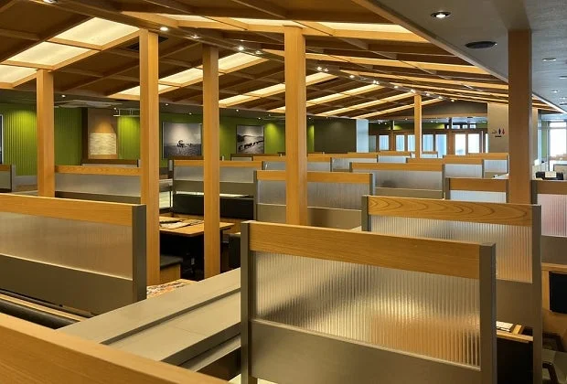 広々としたかみむら牧場の店内
